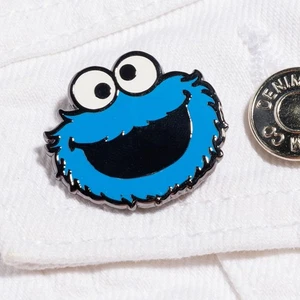 Official Sesame Street Cookie Monster Pin Badge - Picture 1 of 2