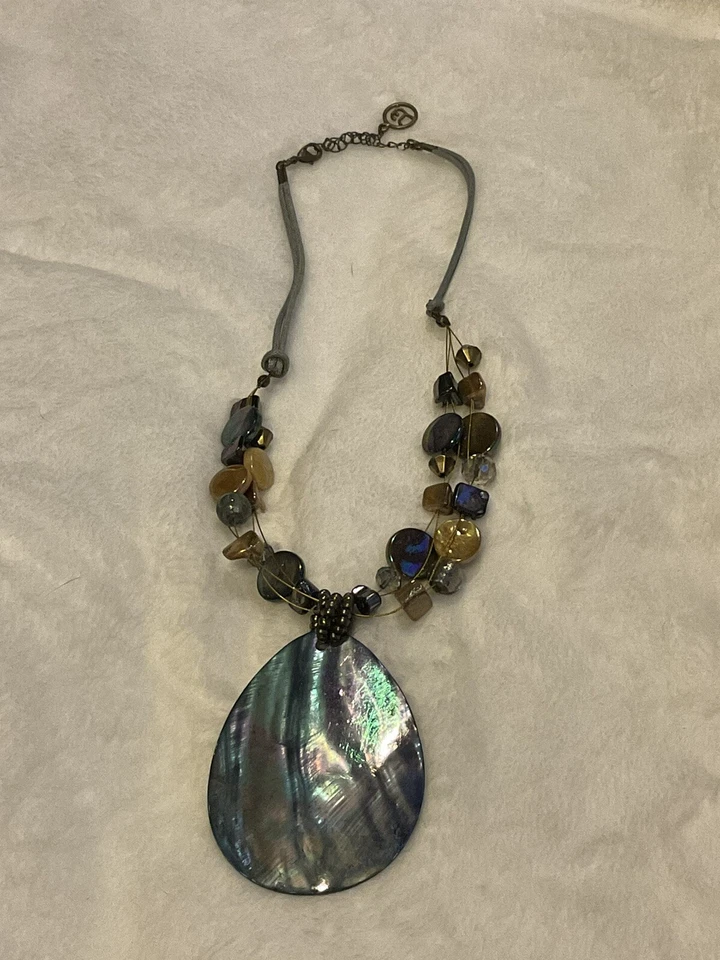 Collar Erica Lyons Colgante concha de abulón Cuentas de semillas de varios hilos Hematita Foto 1 de 4