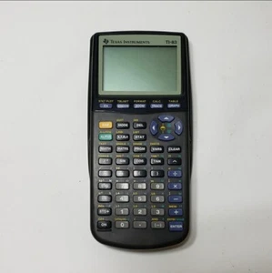Texas Instruments TI 83 Calcolatrice grafica con calcolo testato su copertina - Foto 1 di 3