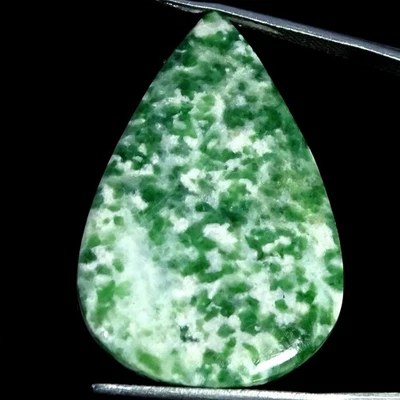 Piedra preciosa cabujón pera jade punto verde natural 33,80 quilates AA+ 24X36X4 MM Foto 1 de 4