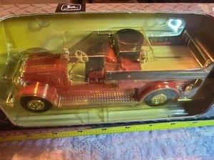 John Deere 1926 Seagrave Firetruck Bank 1:30 Scale ERTL 1992 - Picture 1 of 11