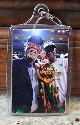 RARE CELTICS BILL RUSSELL KEVIN GARNETT PHOTO KEYCHAIN 2007-08 NBA FINALS GAME 6 - Image 1 of 4