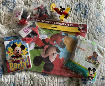 Lote de suministros de fiesta de cumpleaños de Mickey Mouse de colección Foto 1 de 4