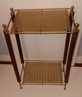 Mesa auxiliar con soporte para planta telefónica atómica de latón y nogal romana de metal MCM de los años 70 Foto 1 de 4