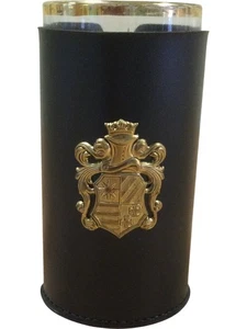 Vintage Glaskrug Kunstleder Ärmel Goldrand Wappen Sammlerstück - Bild 1 von 11