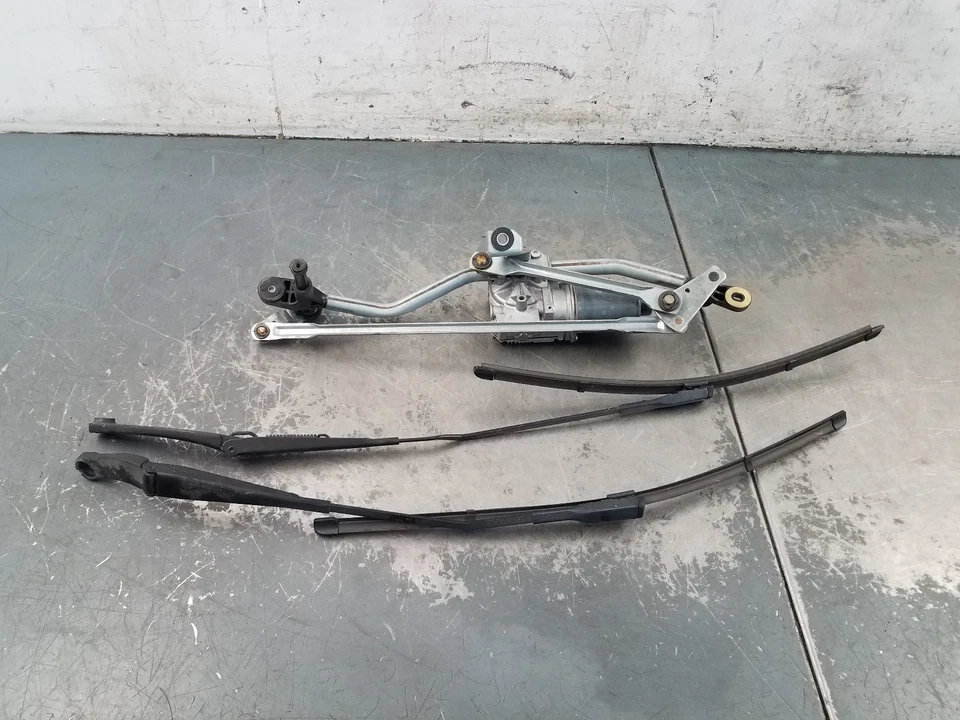 2012 奥迪 S4 Quattro B8 挡风玻璃刮风机/臂 #1947 V6 — 第 1/4 张图片