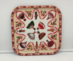 Vintage Daher Ware Square Metal Tray Dolls of the World England 13.5 X 13.5 In - Imagen 1 de 13