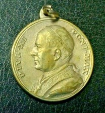 Vintage Large Catholic Medal of Pope Pius XI, St Peter