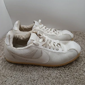 Nike WMNS Classic Cortez Premium White Mesh Leather Sz 9.5 Shoes 9056140-101 - Picture 1 of 7