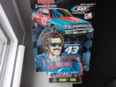 RACING CHAMPIONS RICHARD PETTY  5 DECADES OF PETTY 1988 PONTIAC 1/64 CAR - Image 1 of 4