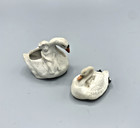 2 figurines, statuettes cygne blanc en porcelaine biscuit miniature collection