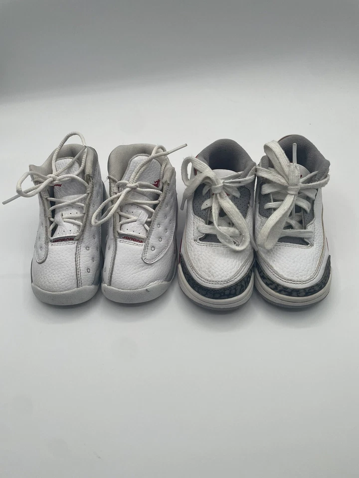 Lote de 2 pares de zapatos Nike Jordan rojos/blancos/grises para niños pequeños 8C Foto 1 de 4