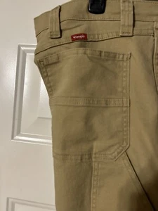 Wrangler Mens Shorts Size 38 Performance Side Pocket Utility Hiking Tan Khaki - Picture 1 of 4