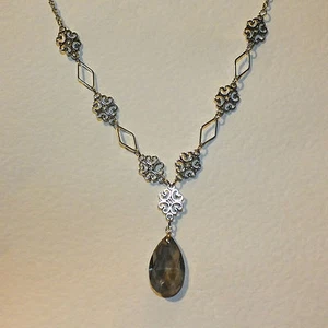 COLLAR LACY FILIGRANA ESTILO VICTORIANO GRIS VIDRIO CRISTAL PLATA OSCURA PL - Imagen 1 de 1