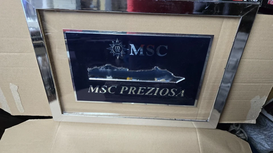 2 nave in resina magica + atlantica e 1 quadro msc preziosi - Immagine 1 di 4