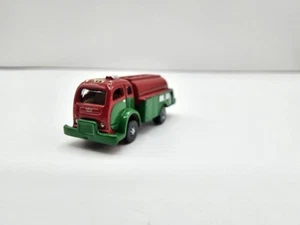 Classic Metal Works CMW N Scale 1953 3000 Gallon Fuel Delivery Truck Red & Green - Picture 1 of 6
