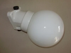 Kuhstalllampe Kugellampe d 15cm Lampensockel E27 für 60W Glühlampen - Bild 1 von 3