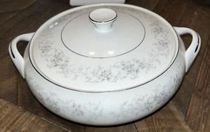 Camelot China Carrusel Cubierta Plato Para servir Camelot China Platino Flores Borde 1315 - Imagen 1 de 10
