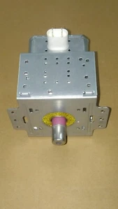 Magnetron FORNO A MICROONDE DE LONGHI KW711218 2M319J 1050W - Imagen 1 de 3