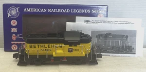 RMT-4193 O/O27 BETHLEHEM STEEL POWERED GP DIESEL LOCOMOTIVE #1873 - LNIB - Picture 1 of 12