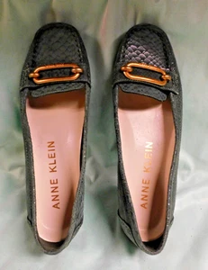 ANNE KLEIN WOMEN'S SHOES LOAFERS MEDIUM GREEN TEXTURED SUEDE 9M NEW - Picture 1 of 7