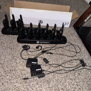 Motorola DLR1020 900 MHz digital 2 Way Radio and HCTN4002A Charger - Zdjęcie 1 z 4