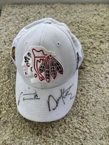 Chicago Blackhawks Marian Hossa And Duncan Keith Signed. Vintage Reebok Hat. S/M - Picture 1 of 8