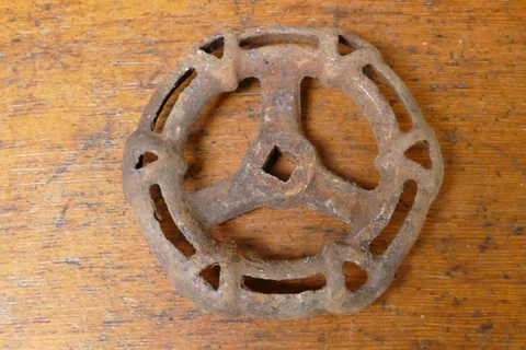 Vintage Cast Iron Faucet Spigot Valve Handle 3.5” Inch Diameter Steam Punk Cover