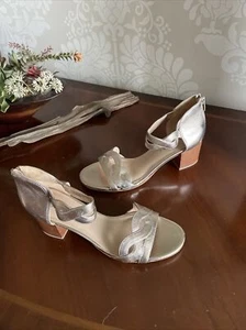 Via Spiga Women's 9.5M Gold Leather Wood Block Heel Sandals Zip Back NWOB-D - Picture 1 of 9