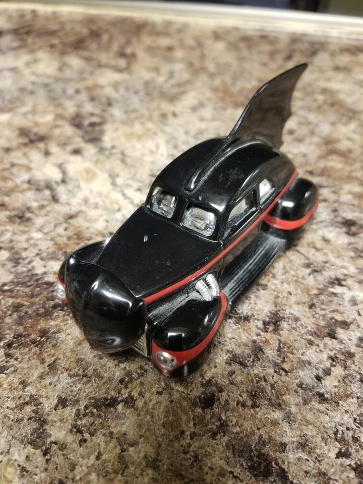 Corgi 1940's Batman Die-Cast Batmobile 1:43 Scale Launching Bat Emblem DC - Image 1 of 1