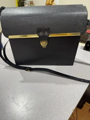 Estuche de transporte de cuero vintage para cámara terrestre instantánea Polaroid 320 Foto 1 de 4