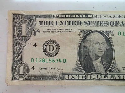 AMERICAN ONE DOLLAR BILL NOTE dirty print on serial number  D13815634D - Image 1 of 4