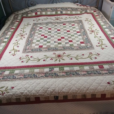 Edredón Cosido a Mano Acebo Berry Cadena Irlandesa Rojo Verde Navidad Aprox 86x85 Defectos Foto 1 de 4