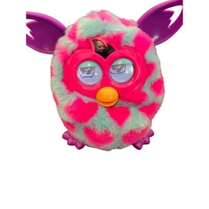 Furby Boom Pink Hearts 2012 hellblau & pink Hasbro interaktives sprechendes Spielzeug - Bild 1 von 5