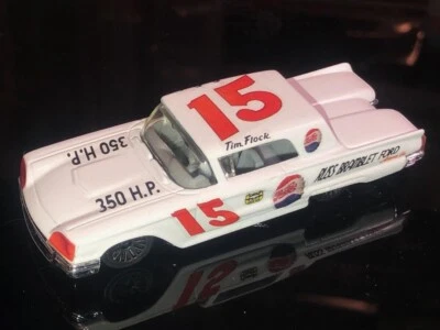 ЗАКАЗНОЙ Hot Wheels Тим Флок 1959 Ford Thunderbird, Pepsi, 1/64 - Изображение 1 из 4