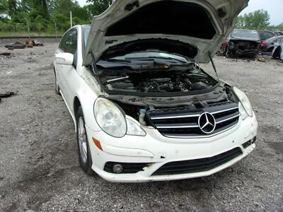 Cuarto de cristal derecho usado se adapta a: Mercedes-benz Mercedes clase r 251 tipo R320 2009 Foto 1 de 4