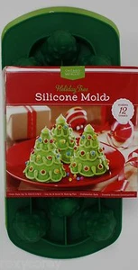 Chicago Metallic 12 Cavity Silicone Green Christmas Tree Baking Pan Mold NIP - Picture 1 of 3