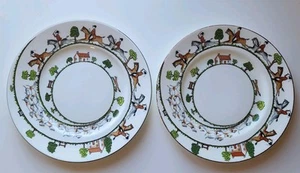 PAIR Crown STAFFORDSHIRE ENGLAND Bone China 9" PLATES 'Hunting Scene' Some Wear - Picture 1 of 18