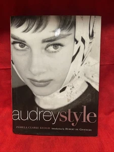 Audrey Style by Hubert de Givenchy HARDCOVER (b17) - Foto 1 di 3