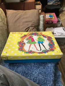 MoD Vintage 1969 Barbie and Stacey Sleep 'n Keep Case by Mattel Doll Travel Case - Picture 1 of 8