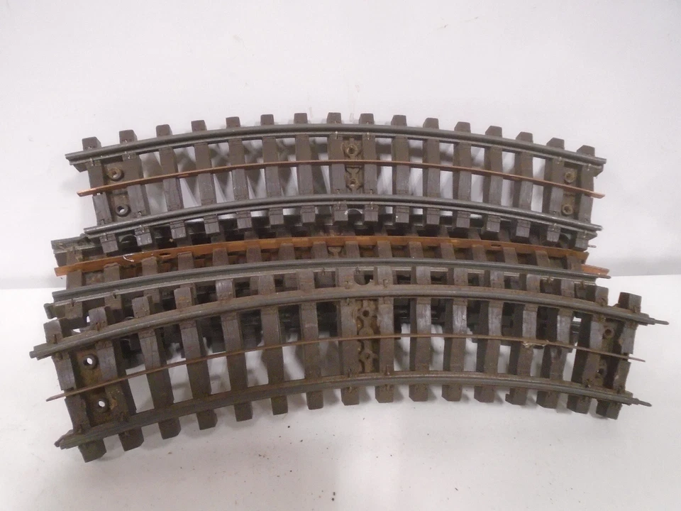 1957-66 LIONEL #31 SUPER O CURVE TRACKS 6 SECTIONS MAKES ONE HALF CIRCLE - Image 1 of 1