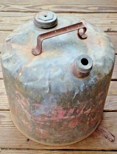 Vintage "Eagle" Metal Fuel can, with spout - Picture 1 of 11