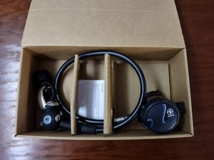 Aqua Lung Titan scuba regulator - Picture 1 of 3
