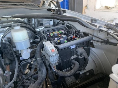 Used Fuse Box Engine fits: 2016 Cadillac Escalade esv  Grade A - Image 1 of 4