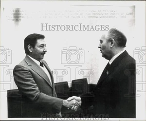 Foto de prensa dignatarios rusos y cubanos en conversaciones en Moscú - hpw06699 - Imagen 1 de 2