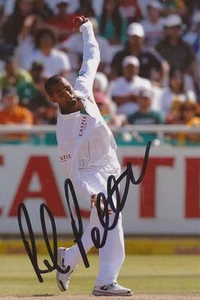 SOUTH AFRICA: ROBIN PETERSEN SIGNED 6x4 TEST ACTION PHOTO+COA - Picture 1 of 1