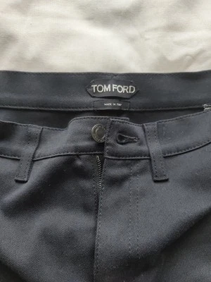 Pantalones de mezclilla para mujer Tom Ford negros de cuero con costuras con cremallera.  PVP £900 talla 10 nunca usado Foto 1 de 4