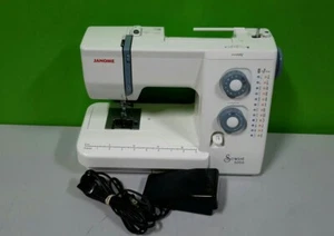 JANOME Sewist 525S Sewing Machine - Picture 1 of 9