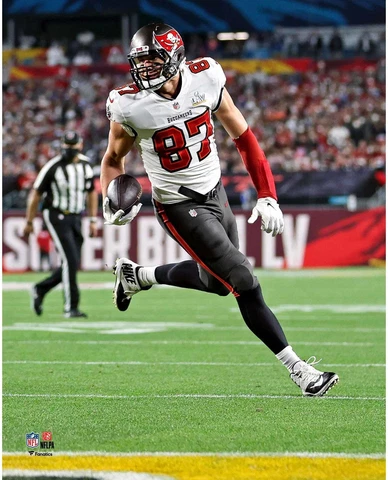 Rob Gronkowski Buccaneers Unsigned Super Bowl LV Running Into Endzone Photo Cover