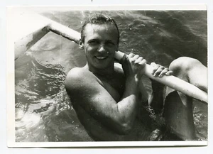 Shirtless Handsome young man bulge beach beefcake affectionate gay vtg photo - Picture 1 of 3